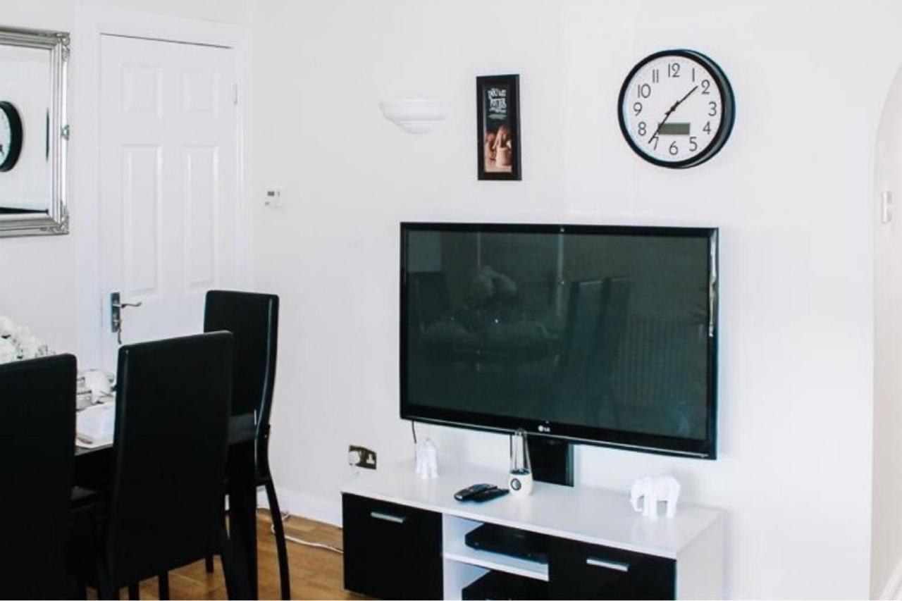 Home To Home Stay Apartment Glasgow Eksteriør bilde
